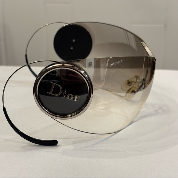 Authentic Dior Sport 2 Sunglasses. Style/color 0108w 115. Excellent condition. - Picture 3 of 12